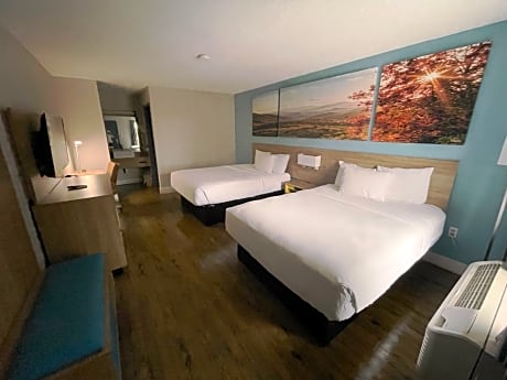 2 Double Beds Non-Smoking