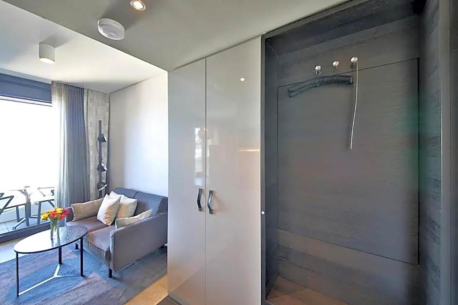 Sky Aparthotel