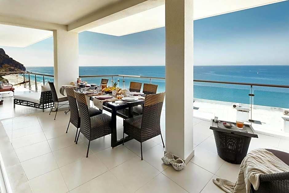 CALI Deluxe Holidays, Sesimbra