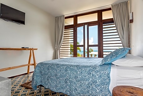 Double Room with Balcony and Sea View