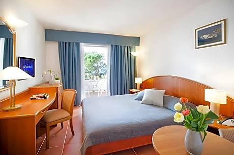 Deluxe sea view balcony double