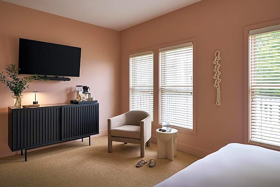 The Neighborhood Hotel New Buffalo