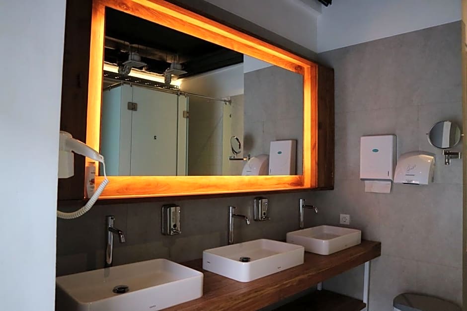 M Boutique Hostel Legian