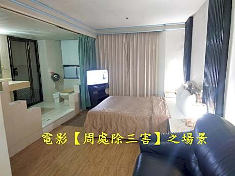 Deluxe Double Room with Living Room