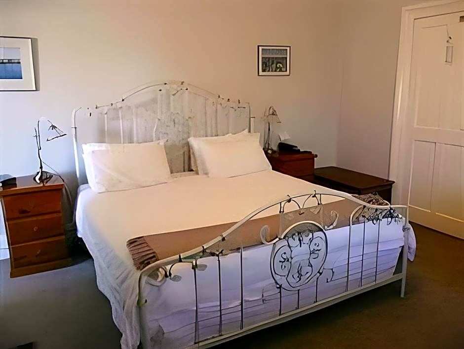 Photo 1 of 5 of 1 King Bed, Jetted Tub