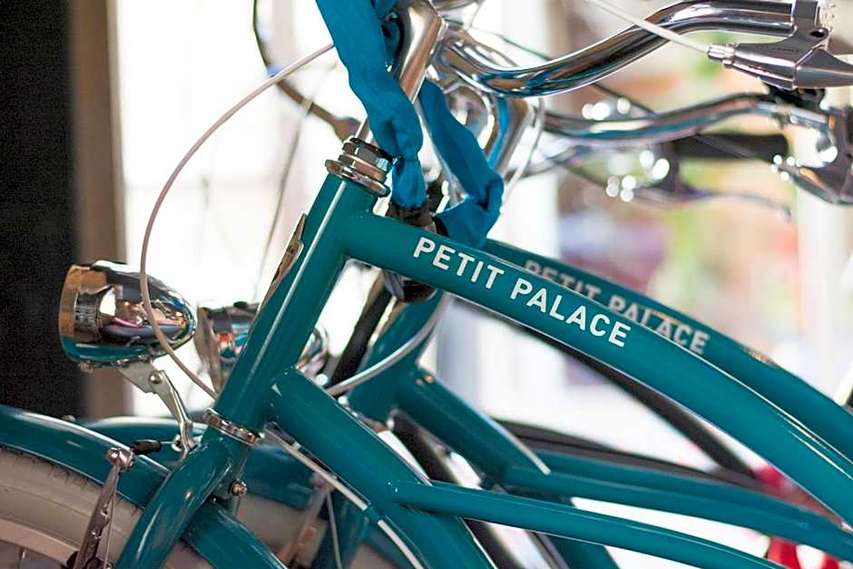 Petit Palace Lealtad Plaza