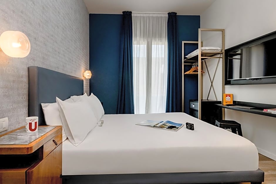 Up Hotel