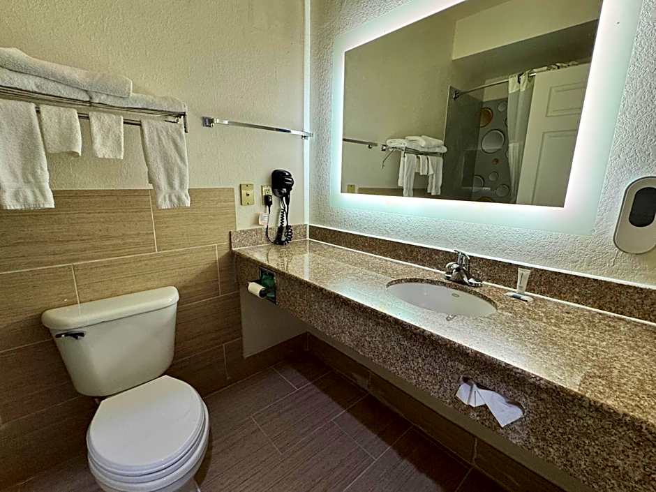 Baymont by Wyndham Texas City