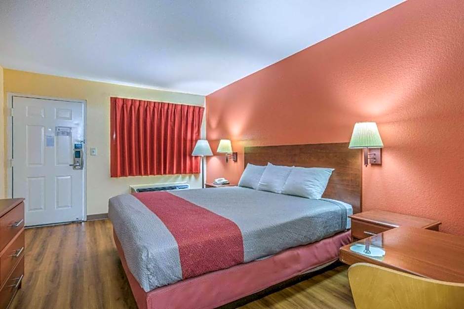 Rodeway Inn & Suites