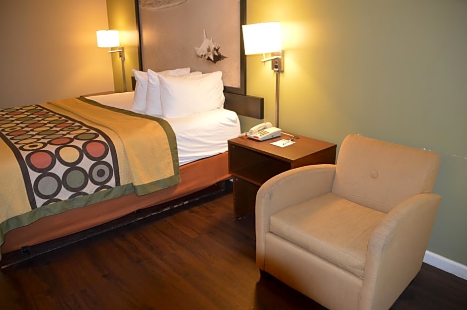 Super 8 by Wyndham Monticello