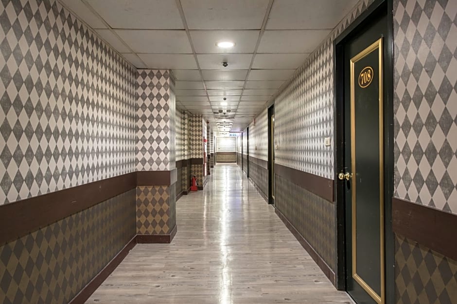 Lotus Yuan Business Hotel