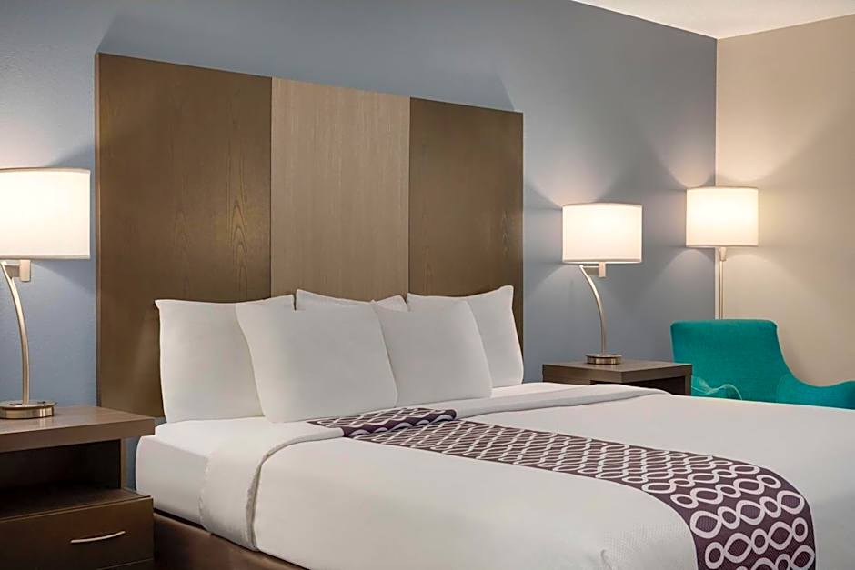 La Quinta Inn & Suites by Wyndham Peru Starved Rock St Park 