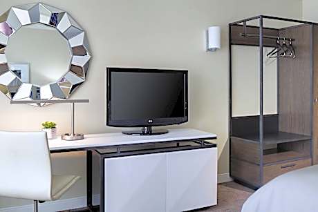 Room, 2 Double Beds (Mobility Accessible, Tub) (2 Double Beds)