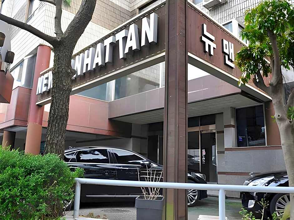 New Manhattan Tourist Hotel