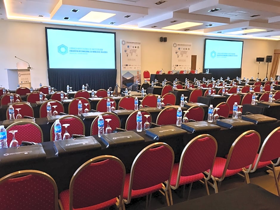 Huinid Pioneros Hotel