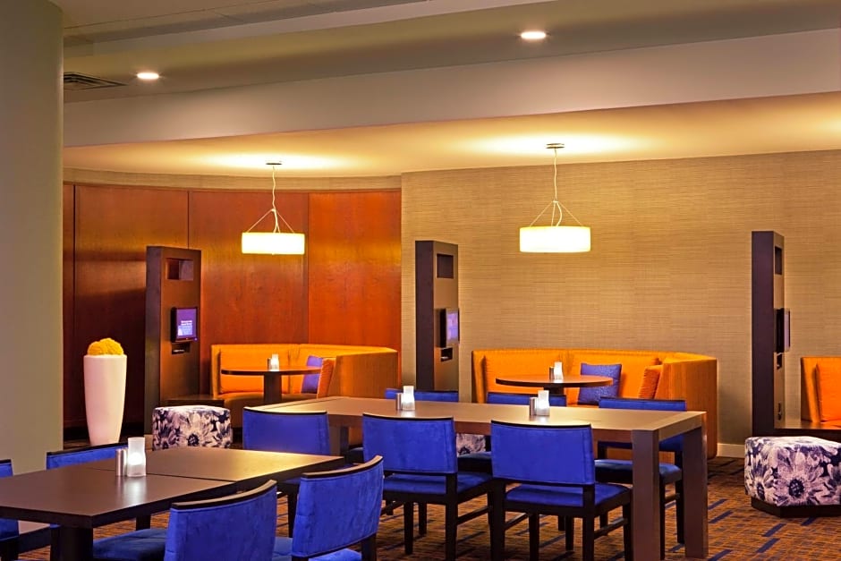 Courtyard by Marriott Alexandria Pentagon South