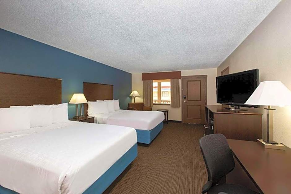 AmericInn by Wyndham La Crosse Riverfront-Conference Center