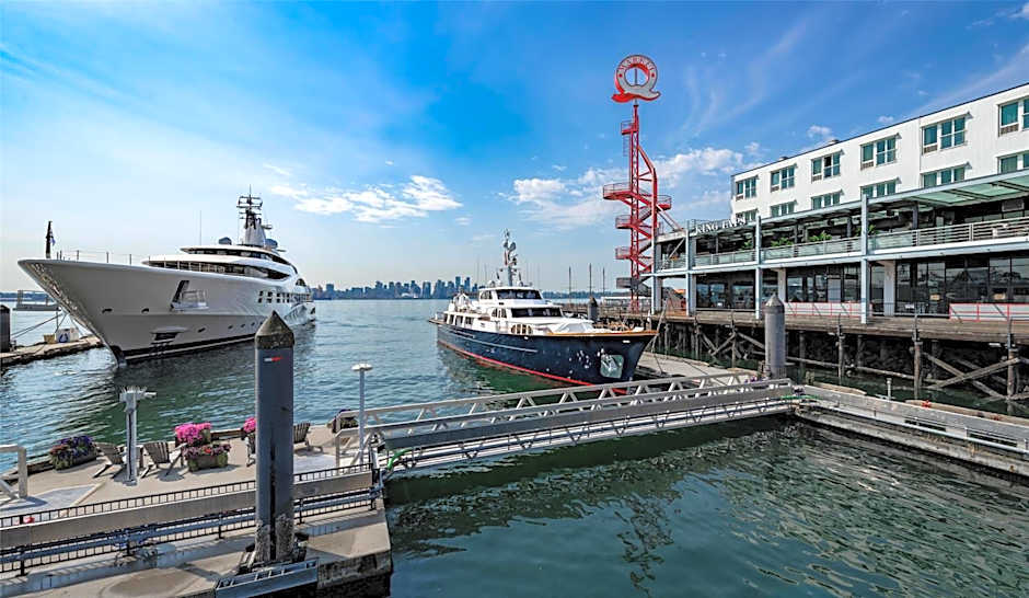 Coast Lonsdale Quay Hotel