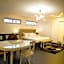Hotel Crown Inn