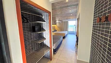 Family Room with Sea View