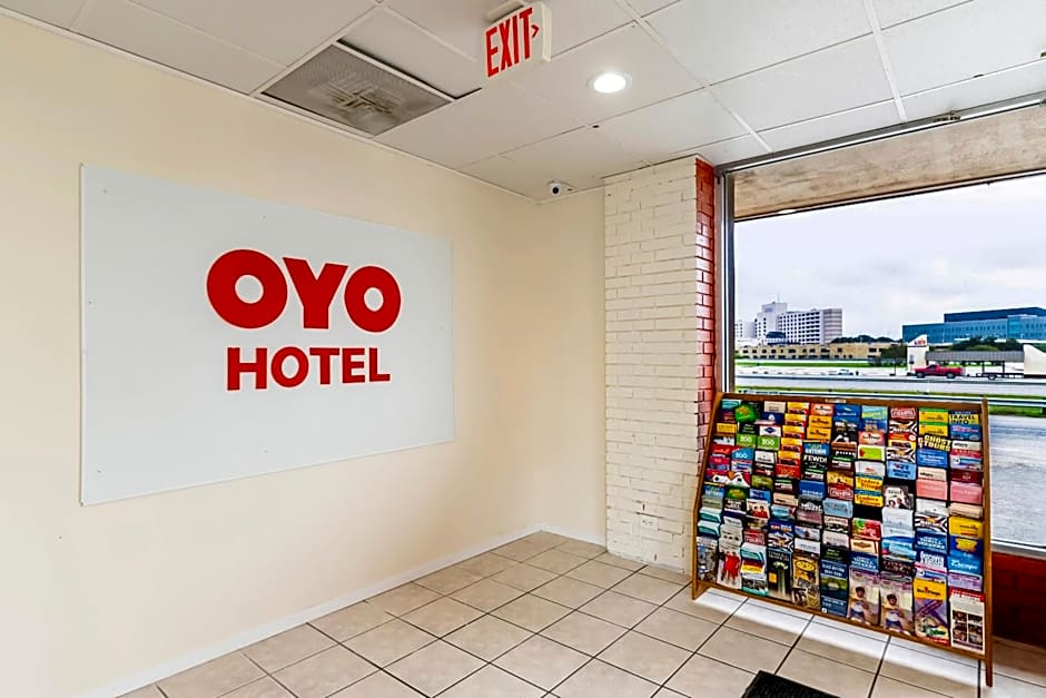OYO Hotel San Antonio Lackland AFB/Seaworld Hwy 90 W