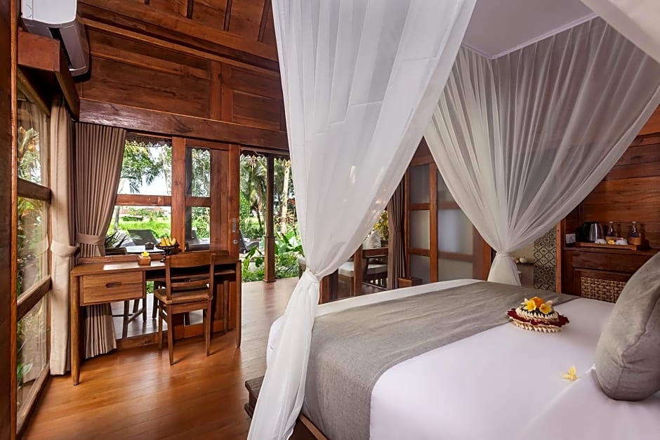 Berlima Wooden Lodge by Pramana Villas