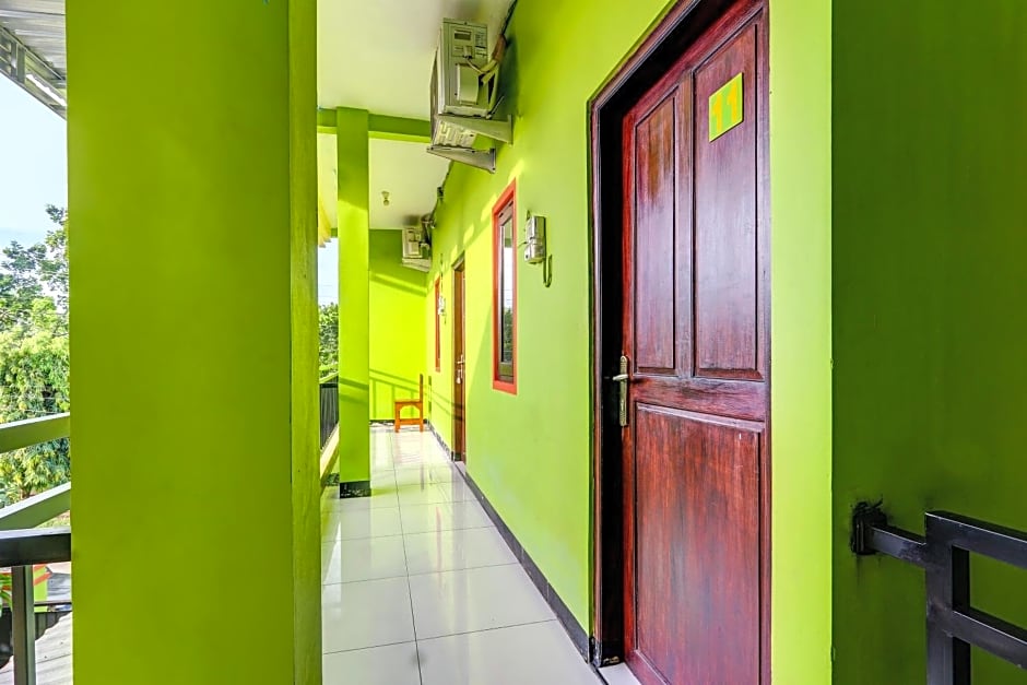 OYO 92467 Cahyo Kost 1