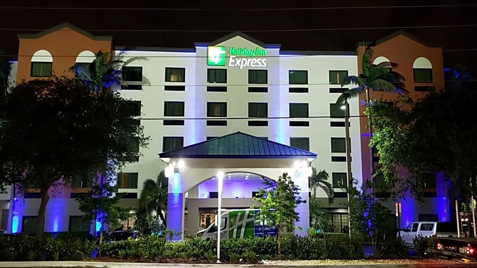 Holiday Inn Express and Suites Fort Lauderdale Airport West, an IHG Hotel