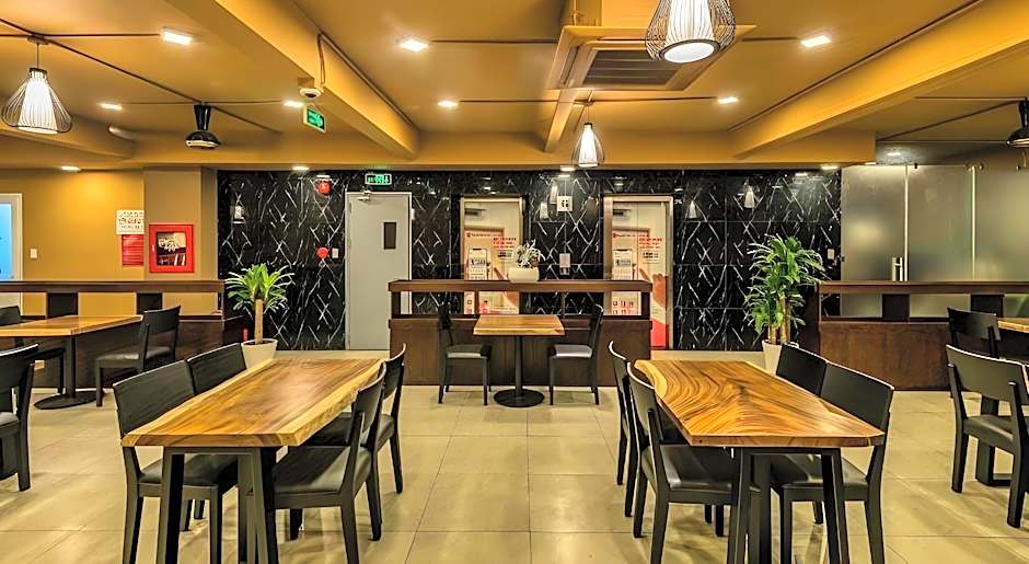 Cherry Hotel and Apartment