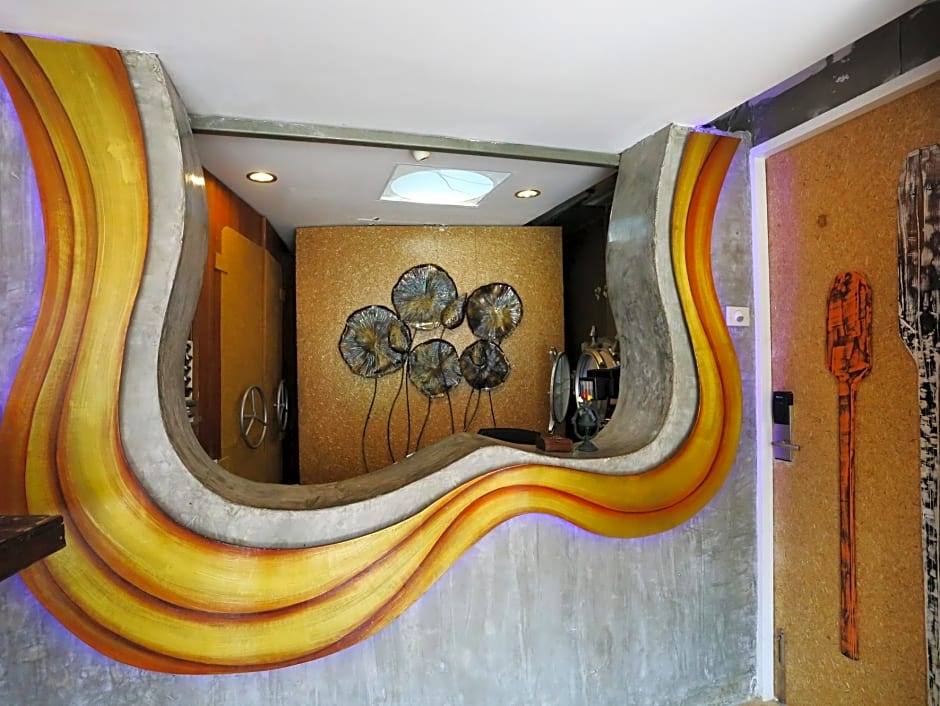 Baan Kamala Backpacker