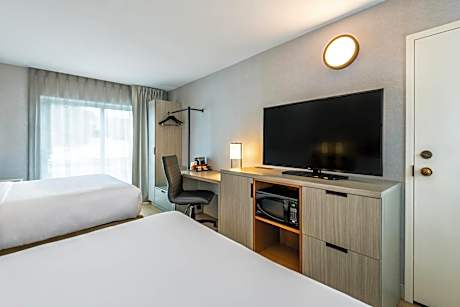 Queen Room with Two Queen Beds - Ground Floor
