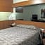 Microtel Inn & Suites by Wyndham Eagle River/Anchorage Are