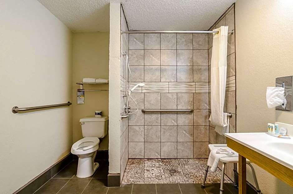 Quality Inn South