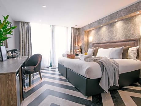 Deluxe Double Room with Balcony