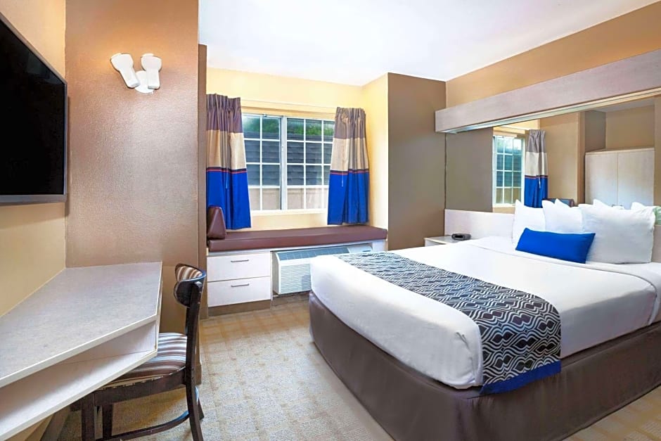 Microtel Inn & Suites by Wyndham Scott Lafayette