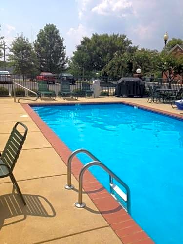 InTown Suites Extended Stay Auburn