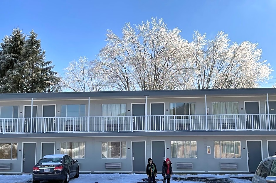 Lake Logan Inn