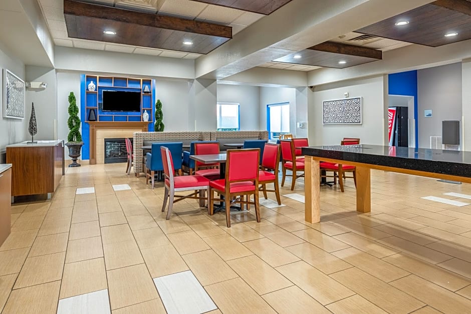 Holiday Inn Express & Suites Statesville By IHG
