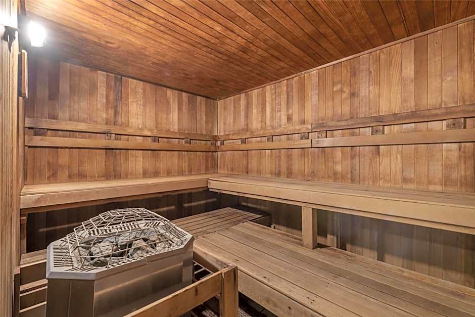 Best Western Plus The Normandy Inn & Suites