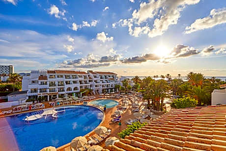 FERGUS Style Bahamas