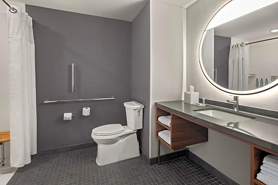Courtyard by Marriott Bettendorf