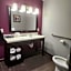 La Quinta Inn & Suites by Wyndham Dallas Grand Prairie North