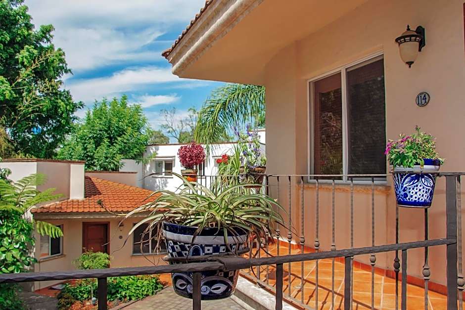 Alcazar Suites