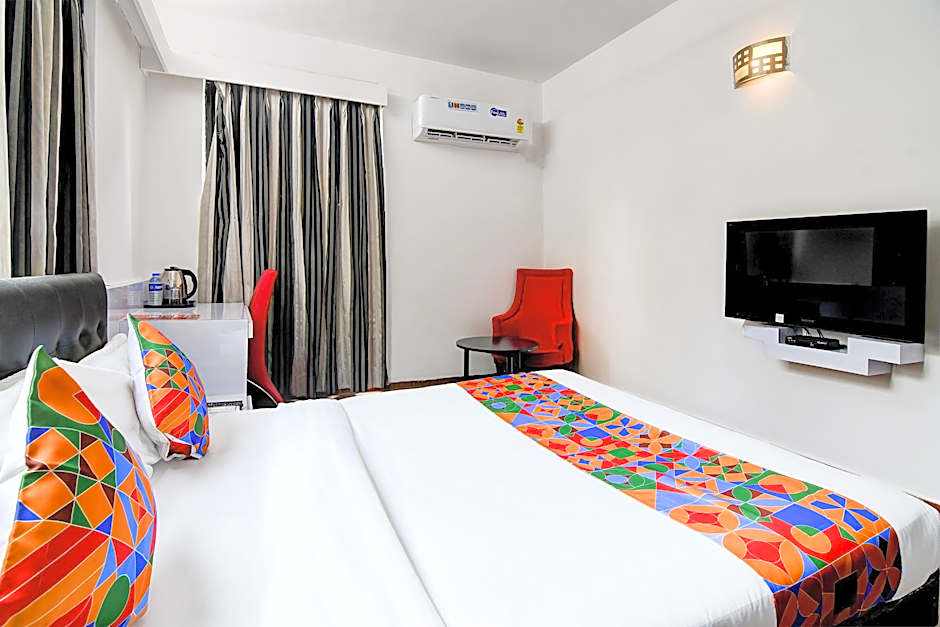 FabHotel Ballygunge Luxury - Behind Punjab Club