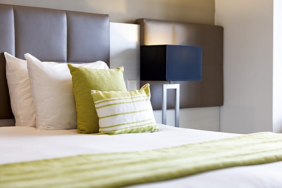 Foto 1 di 2 di 1 Double Bed or 2 Beds, Partial Sea View