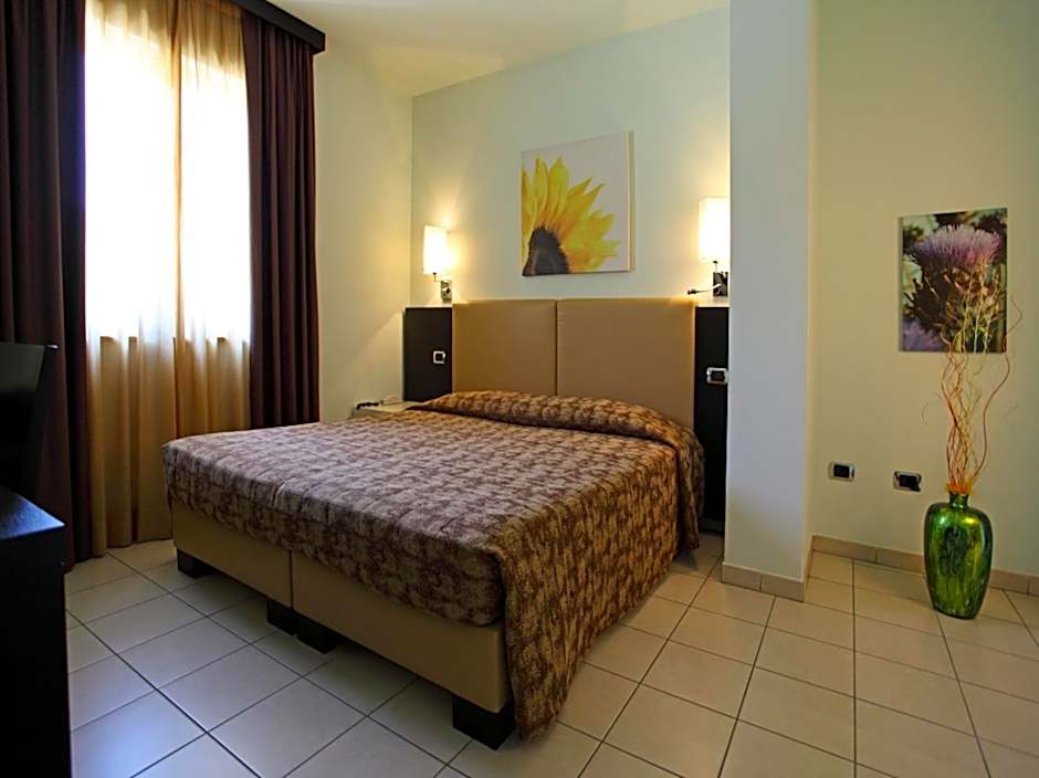 Euro Hotel