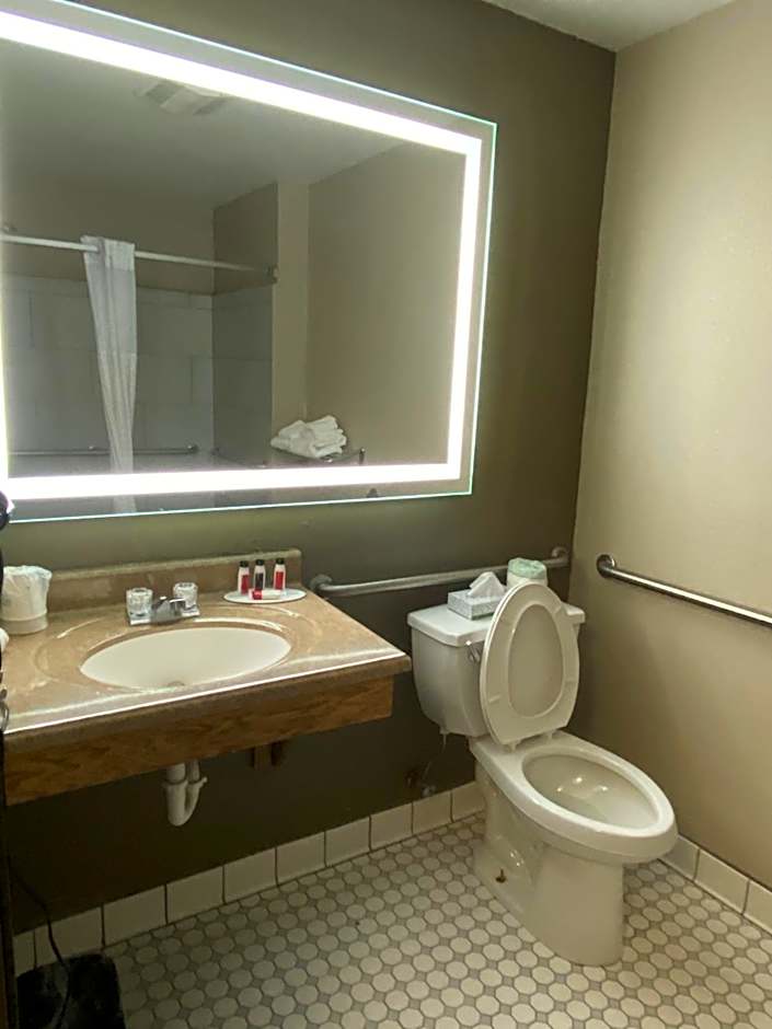 Super 8 by Wyndham Lynchburg VA