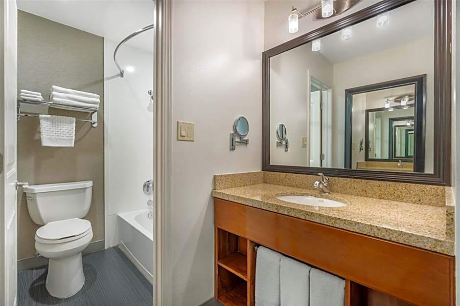 Best Western Plus Clocktower Inn