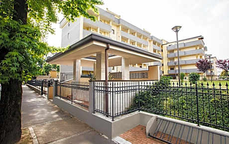 HQ Aparthotel Milano Inn - Smart Suites