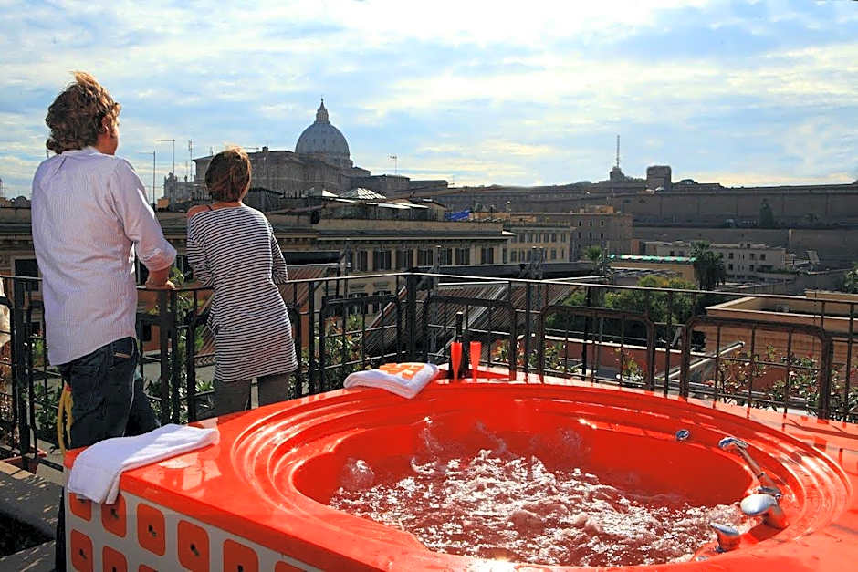 Orange Hotel